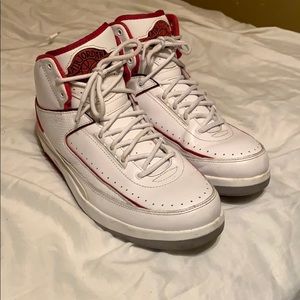 Jordan 2s Size 9